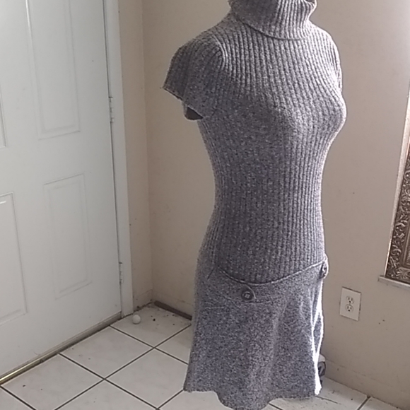 Adorable grey sweater 👗 - Picture 2 of 8
